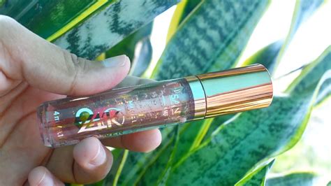 Experience Luxurious Lip Care with 24k Magic Lip Oil